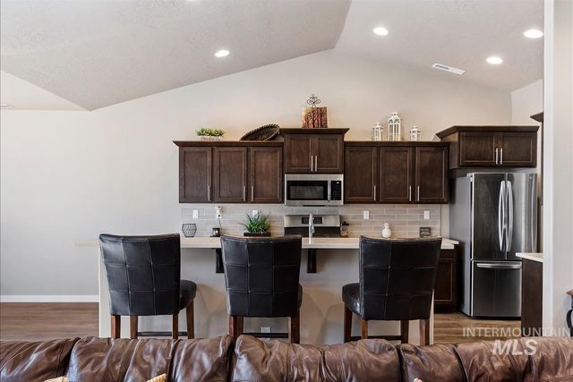14589 Dartmoor St, Caldwell, ID 83607