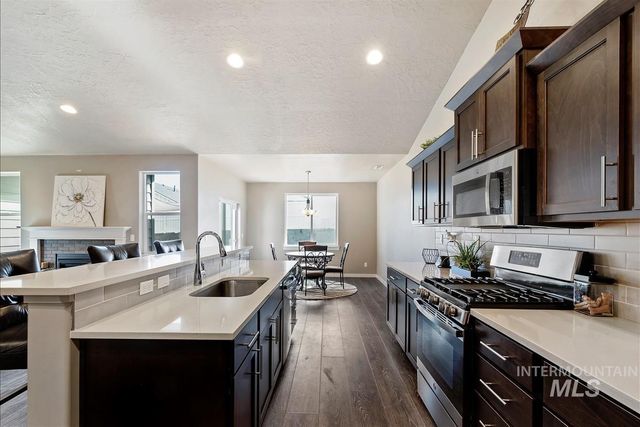 14589 Dartmoor St, Caldwell, ID 83607