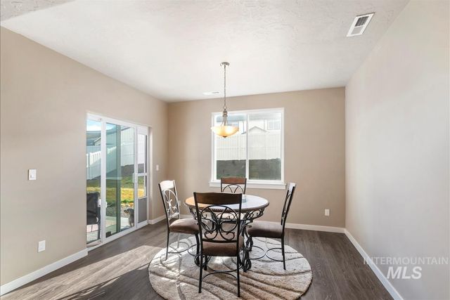 14589 Dartmoor St, Caldwell, ID 83607
