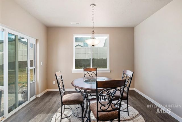 14589 Dartmoor St, Caldwell, ID 83607