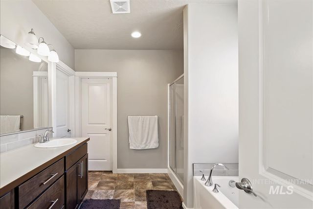 14589 Dartmoor St, Caldwell, ID 83607