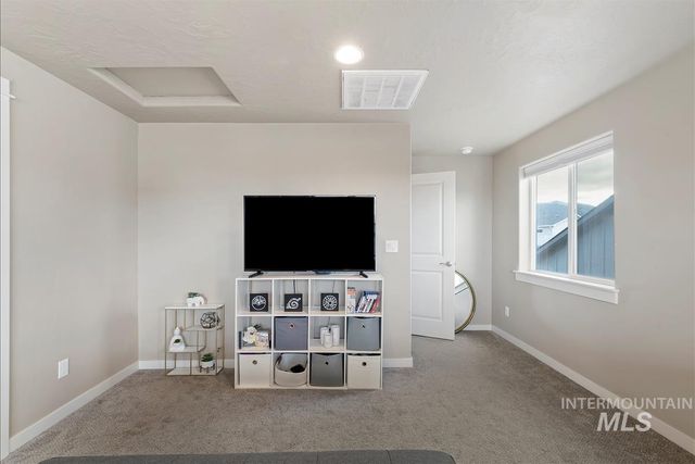 14589 Dartmoor St, Caldwell, ID 83607