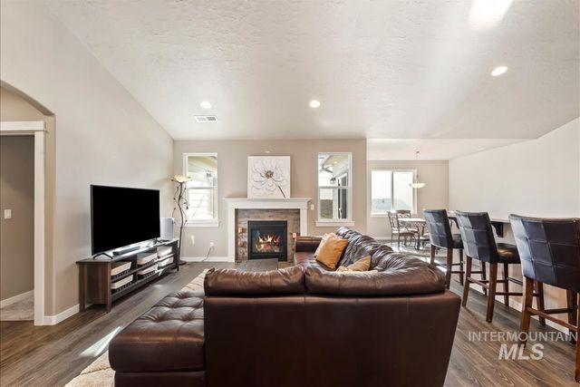 14589 Dartmoor St, Caldwell, ID 83607