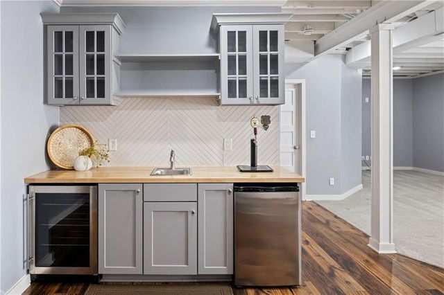 20035 W 107th Terrace, Olathe, KS 66061