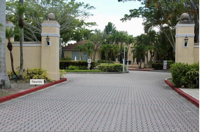 1755 Village Boulevard 207, West Palm Beach, FL 33409