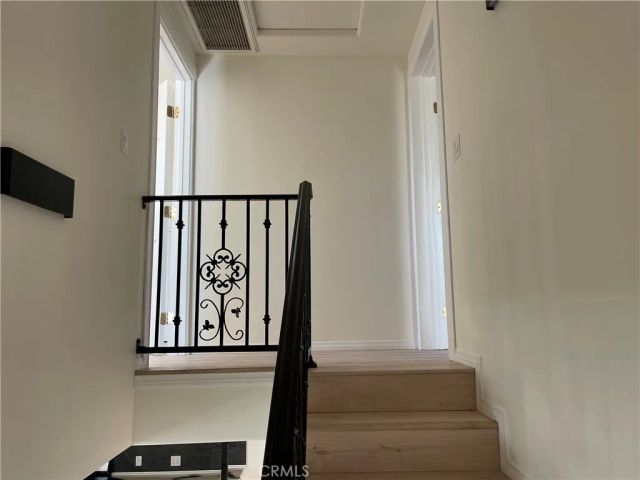 9859 Foothill Boulevard 9857, Lakeview Terrace, CA 91342