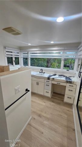 9859 Foothill Boulevard 9857, Lakeview Terrace, CA 91342