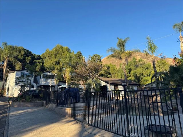 9859 Foothill Boulevard 9857, Lakeview Terrace, CA 91342