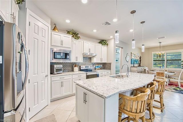 10859 Maitland WAY, Fort Myers, FL 33913