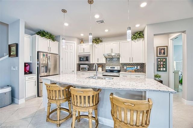 10859 Maitland WAY, Fort Myers, FL 33913