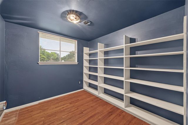 10811 Mcclearen Drive, Houston, TX 77096