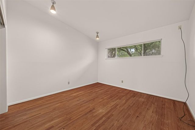 10811 Mcclearen Drive, Houston, TX 77096