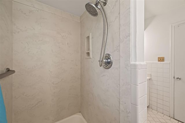 10811 Mcclearen Drive, Houston, TX 77096