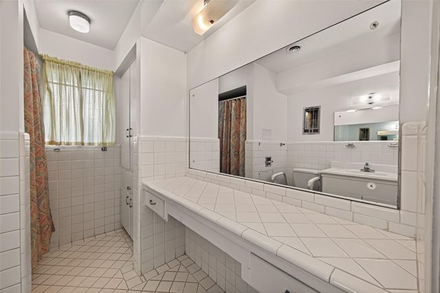 10811 Mcclearen Drive, Houston, TX 77096