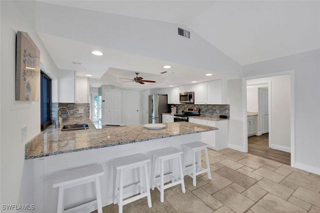 9940 Treasure Cay LN, Bonita Springs, FL 34135