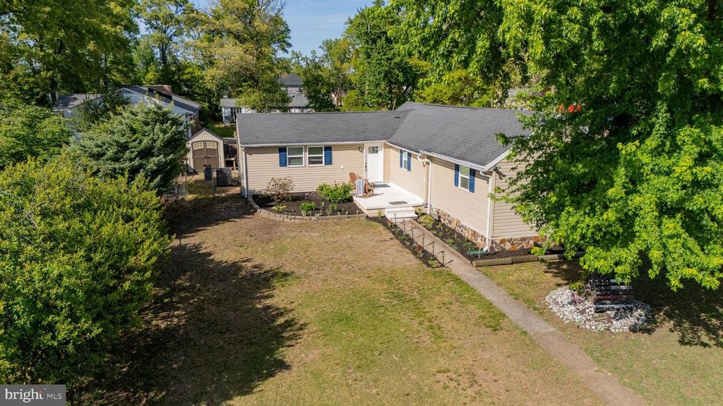 1816 CREMEN RD, Pasadena, MD 21122