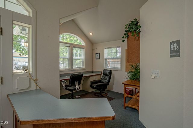 11 Tripp Street, Medford, OR 97504