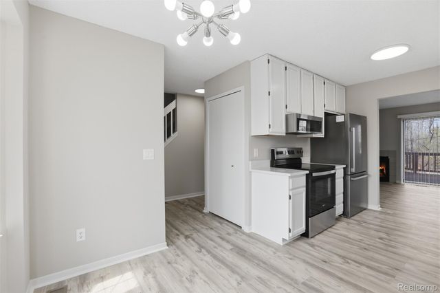 31192 Columbia Drive, Novi, MI 48377