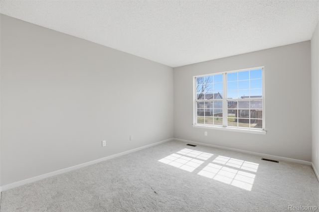 31192 Columbia Drive, Novi, MI 48377