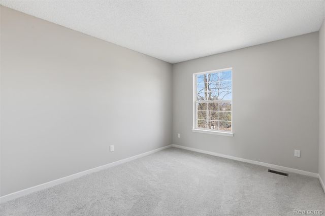 31192 Columbia Drive, Novi, MI 48377