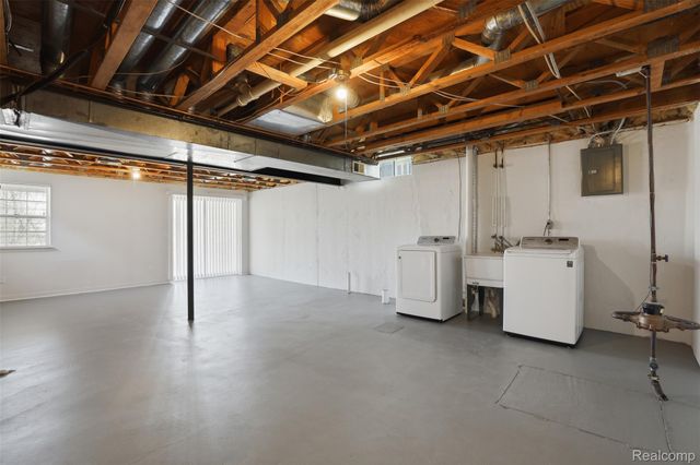 31192 Columbia Drive, Novi, MI 48377