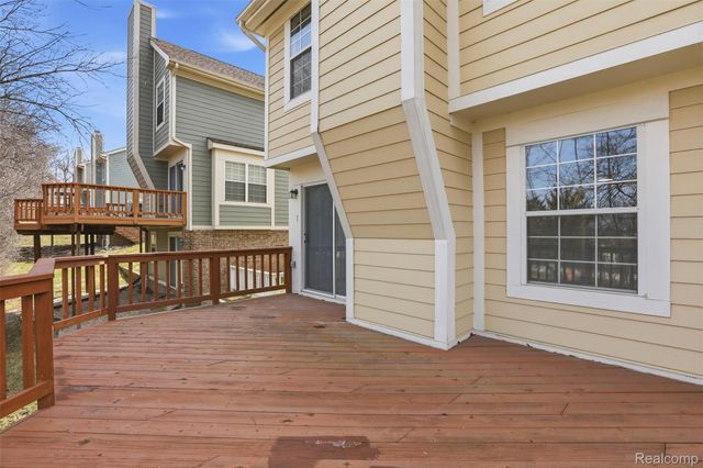 31192 Columbia Drive, Novi, MI 48377