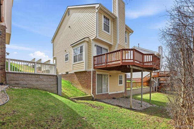 31192 Columbia Drive, Novi, MI 48377