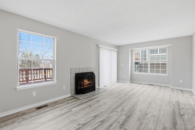 31192 Columbia Drive, Novi, MI 48377