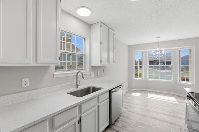 31192 Columbia Drive, Novi, MI 48377