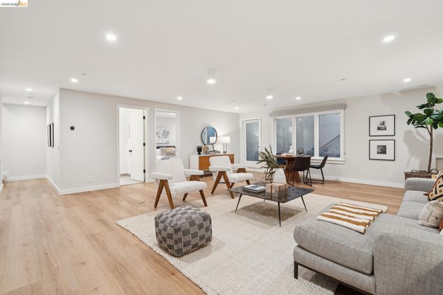 915 Grosvenor Place, Oakland, CA 94610