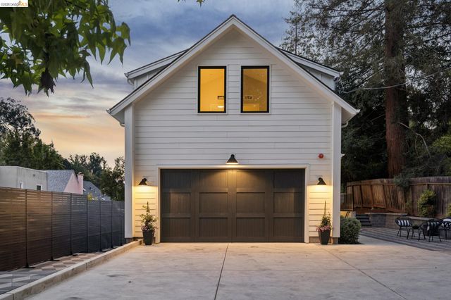 915 Grosvenor Place, Oakland, CA 94610