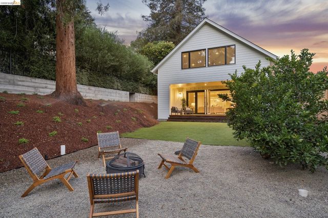 915 Grosvenor Place, Oakland, CA 94610