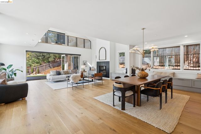915 Grosvenor Place, Oakland, CA 94610