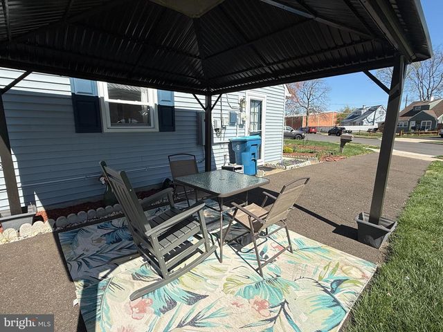 583 ARBOR RD, Morrisville, PA 19067