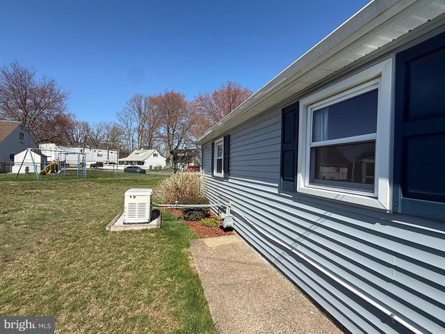 583 ARBOR RD, Morrisville, PA 19067