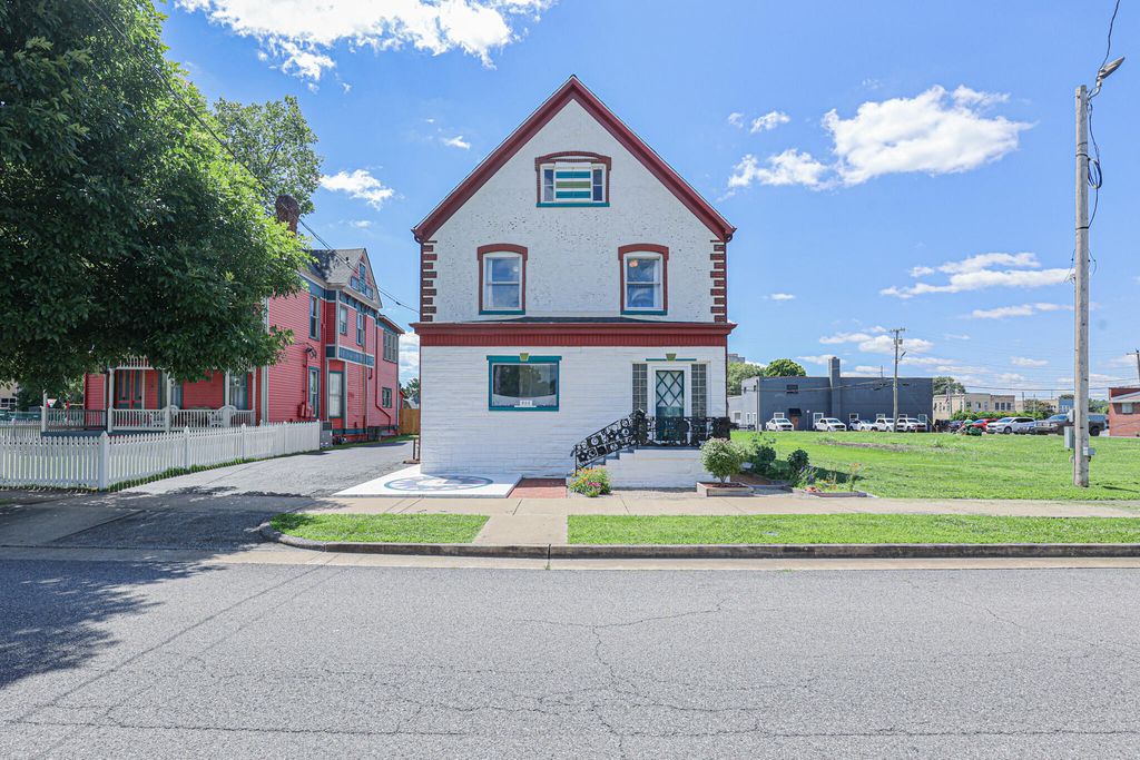 806 Jefferson Street, Paducah, KY 42001
