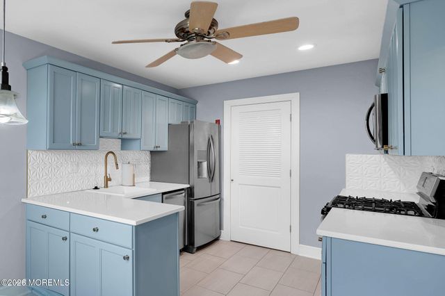 8 Joyce Court, Tinton Falls, NJ 07724