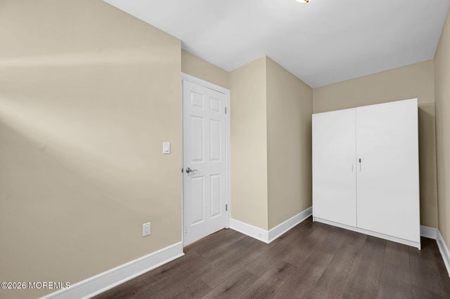 8 Joyce Court, Tinton Falls, NJ 07724