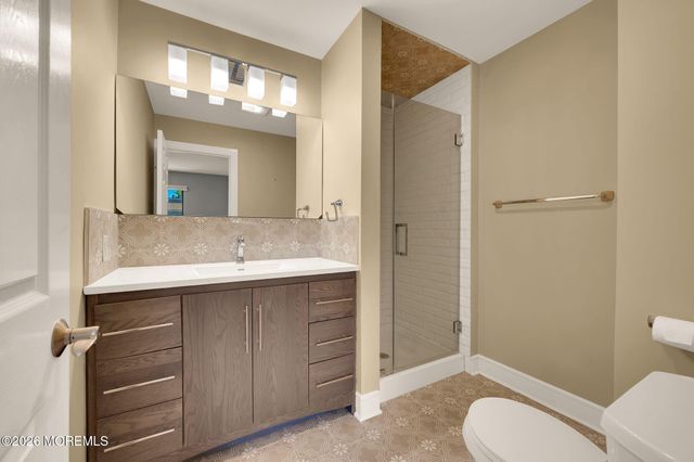 8 Joyce Court, Tinton Falls, NJ 07724