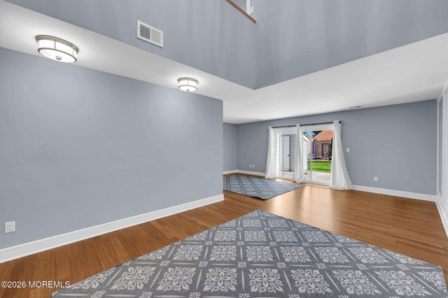 8 Joyce Court, Tinton Falls, NJ 07724