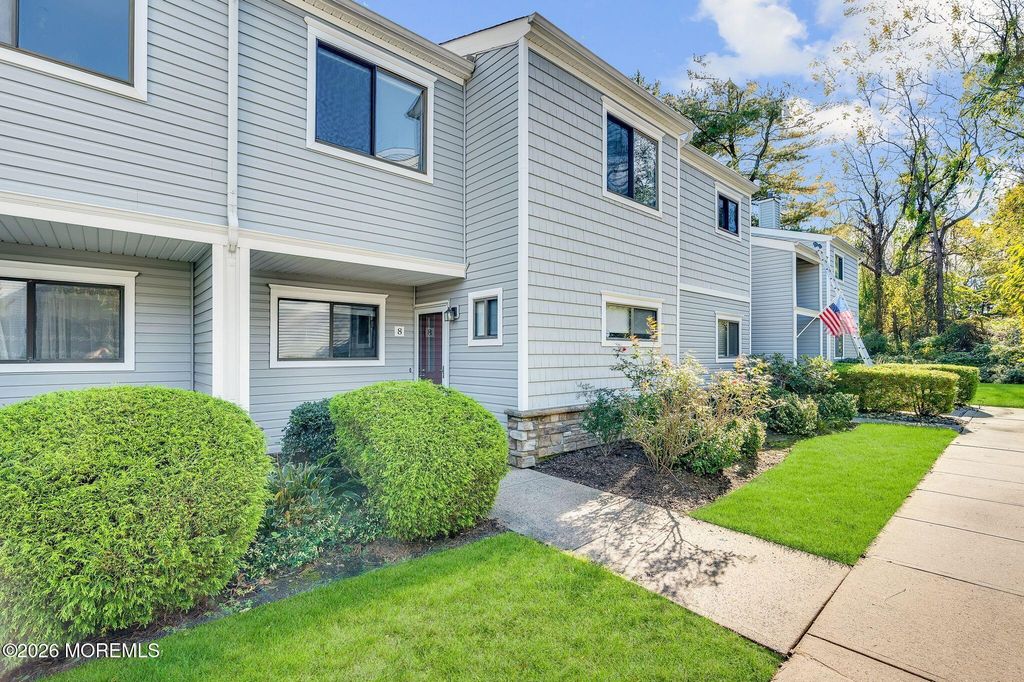 8 Joyce Court, Tinton Falls, NJ 07724
