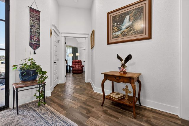 130 E Winners Circle, Longview, TX 75602