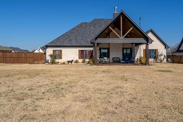 130 E Winners Circle, Longview, TX 75602