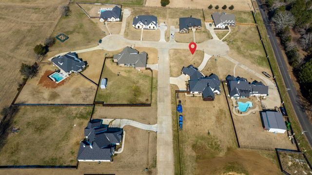 130 E Winners Circle, Longview, TX 75602