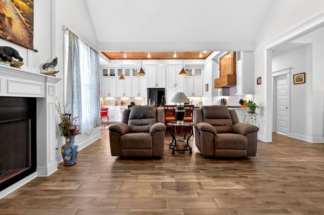 130 E Winners Circle, Longview, TX 75602