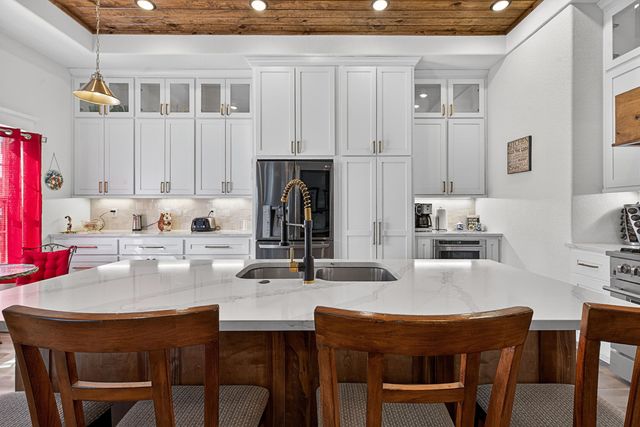 130 E Winners Circle, Longview, TX 75602