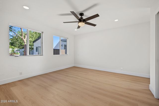 1131 W LAWRENCE Lane, Phoenix, AZ 85021