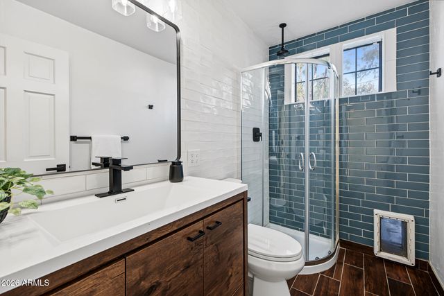 1131 W LAWRENCE Lane, Phoenix, AZ 85021