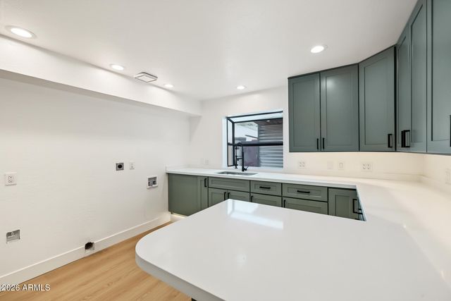 1131 W LAWRENCE Lane, Phoenix, AZ 85021