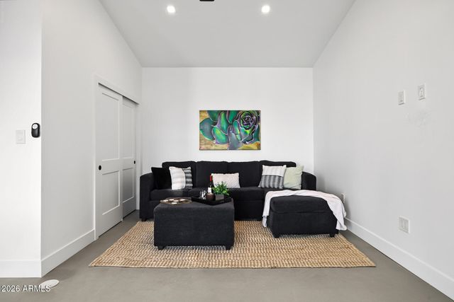 1131 W LAWRENCE Lane, Phoenix, AZ 85021